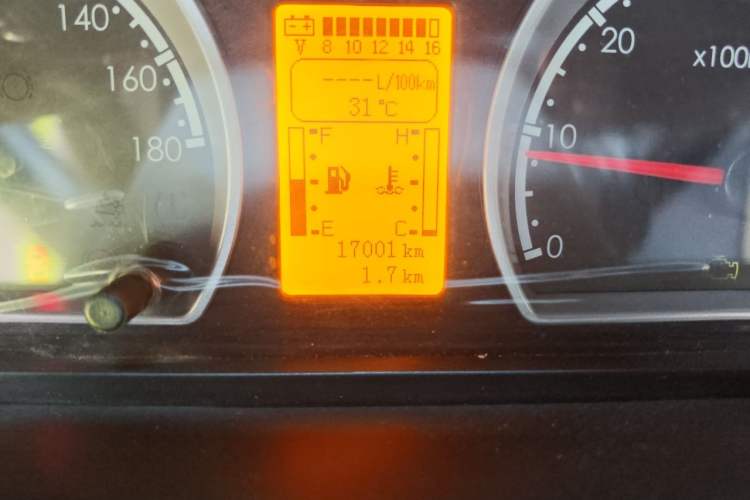 Used Dongfeng Yufeng EM27  Odometer Close Up