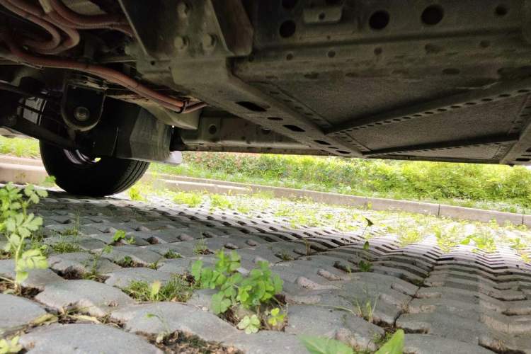 Used Dongfeng Yufeng EM27  Chassis Rear Left