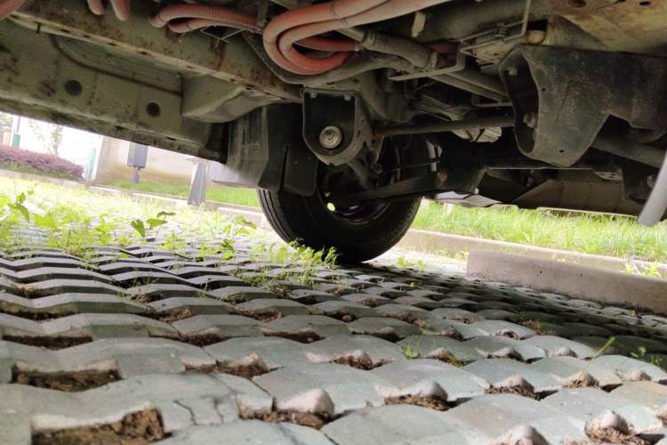 Used Dongfeng Yufeng EM27  Chassis Rear Right