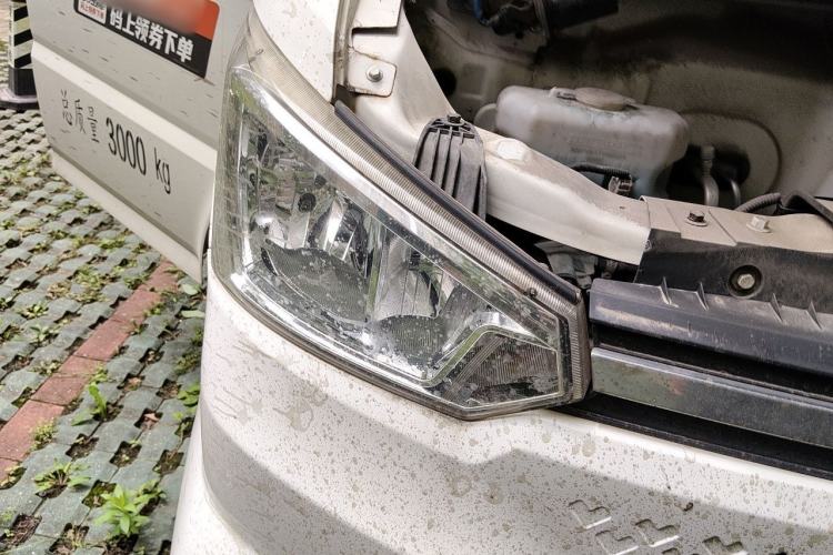 Used Dongfeng Yufeng EM27  Right Front Headlight