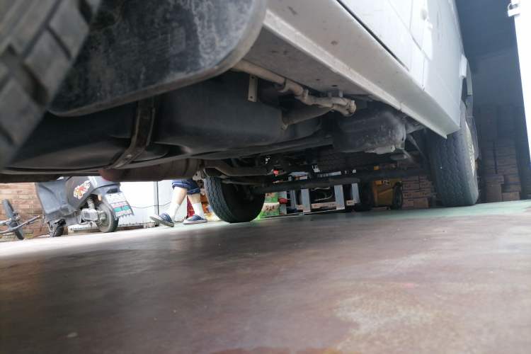 Used Dongfeng Yufeng EM27  Chassis Front Left