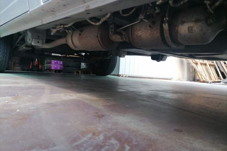 Used Dongfeng Yufeng EM27  Chassis Front Right