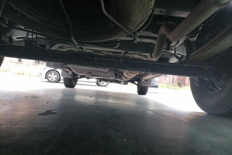 Used Dongfeng Yufeng EM27  Chassis Rear