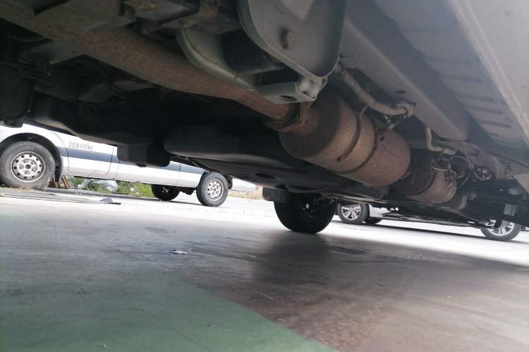 Used Dongfeng Yufeng EM27  Chassis Rear Right