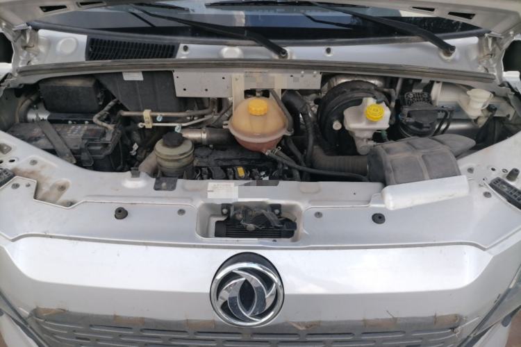 Used Dongfeng Yufeng EM27  Engine Bay