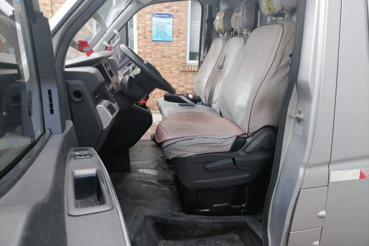 Used Dongfeng Yufeng EM27  Left Front Seat