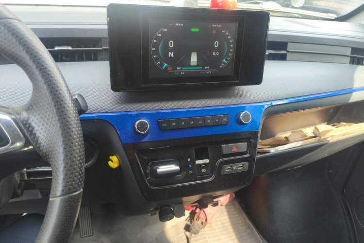 Used Dongfeng Yufeng EM27 2024 EM27L Eves Power 41.86 kWh Audio And AC Panel