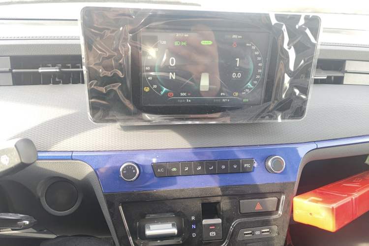 Used Dongfeng Yufeng EM27 2024 EM27L BYD CATL 41.86 kWh Audio And AC Panel