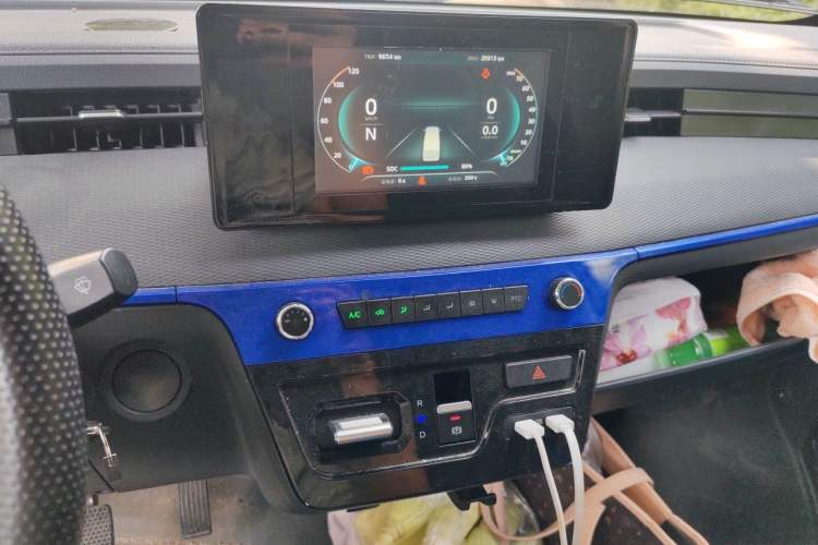 Used Dongfeng Yufeng EM27 2024 EM27L Henan Lidong 41.472 kWh Audio And AC Panel