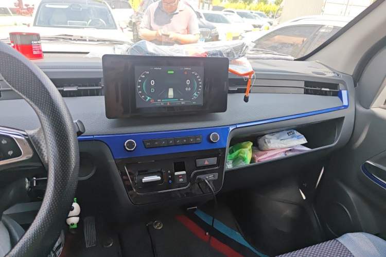 Used Dongfeng Yufeng EM27 2024 EM27 Henan Lithium Power 41.472 kWh Audio And AC Panel