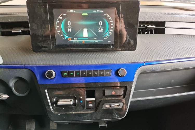 Used Dongfeng Yufeng EM27 2024 EM27L BYD CATL 41.86 kWh Audio And AC Panel