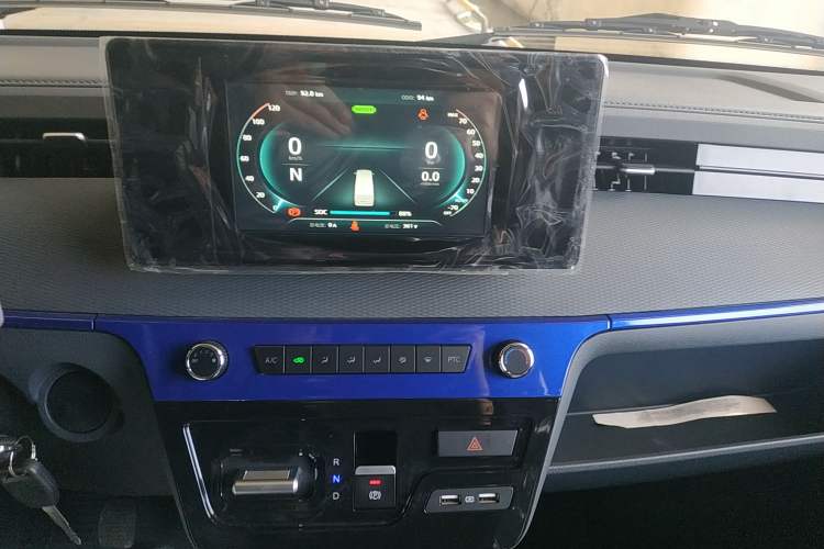 Used Dongfeng Yufeng EM27 2024 EM27L Henan Lidong 41.472 kWh Audio And AC Panel