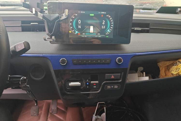 Used Dongfeng Yufeng EM27 2024 EM27L Eves Power 41.86 kWh Audio And AC Panel