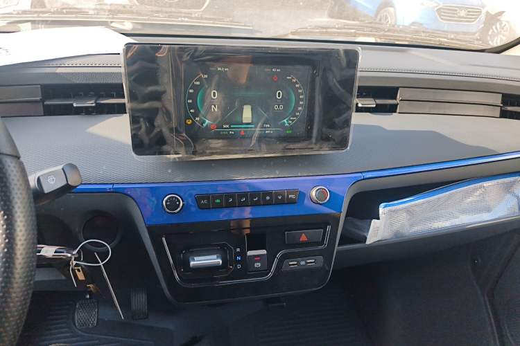 Used Dongfeng Yufeng EM27 2024 EM27L Eves Power 41.86 kWh Audio And AC Panel