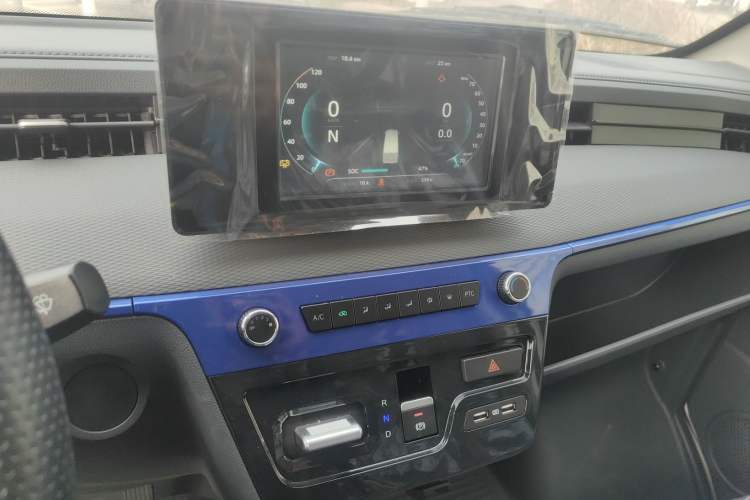 Used Dongfeng Yufeng EM27 2024 EM27L Eves Power 41.86 kWh Audio And AC Panel