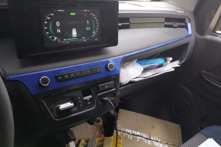 Used Dongfeng Yufeng EM27 2024 EM27L Eves Power 41.86 kWh Audio And AC Panel