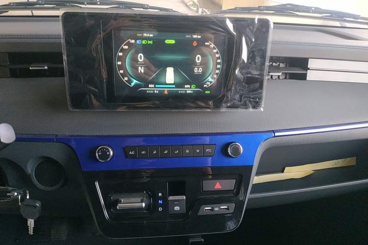 Used Dongfeng Yufeng EM27 2024 EM27L Henan Lidong 41.472 kWh Audio And AC Panel