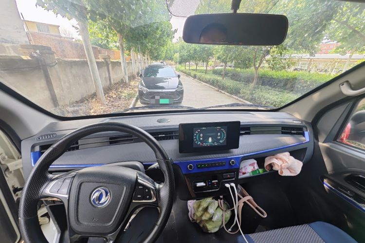 Used Dongfeng Yufeng EM27 2024 EM27L Henan Lidong 41.472 kWh Center Console