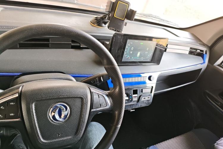 Used Dongfeng Yufeng EM27 2024 EM27L BYD CATL 41.86 kWh Center Console