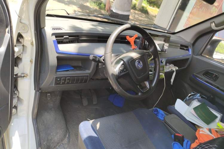 Used Dongfeng Yufeng EM27 2024 EM27L Henan Lidong 41.472 kWh Center Console