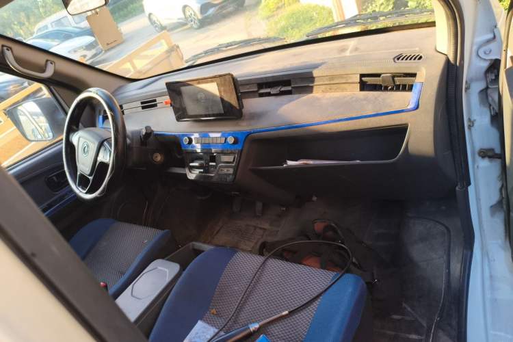 Used Dongfeng Yufeng EM27 2024 EM27L BYD CATL 41.86 kWh Center Console