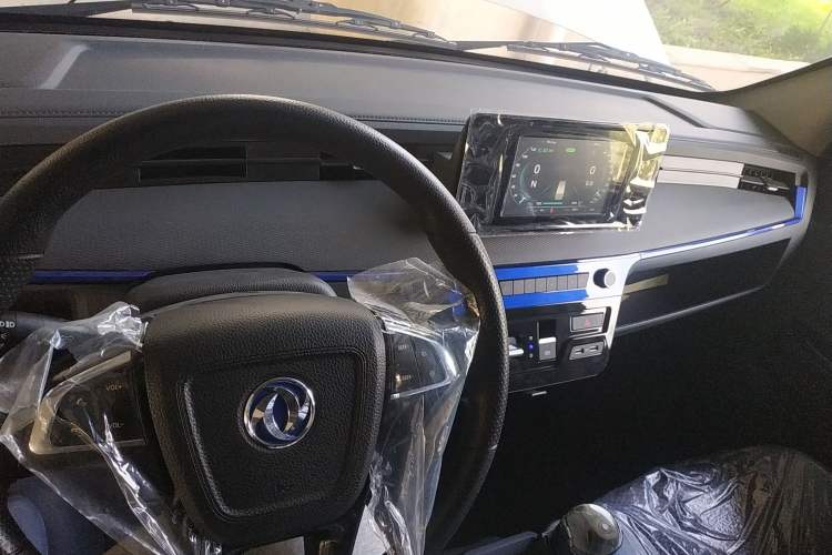 Used Dongfeng Yufeng EM27 2024 EM27L Henan Lidong 41.472 kWh Center Console