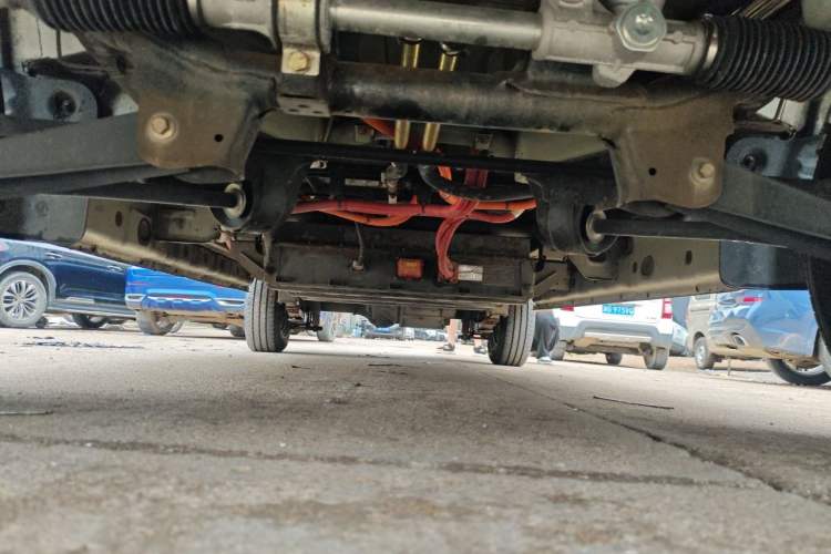 Used Dongfeng Yufeng EM27 2024 EM27 Henan Lithium Power 41.472 kWh Chassis Front