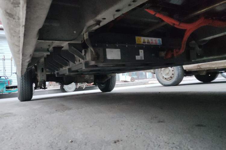 Used Dongfeng Yufeng EM27 2024 EM27L Eves Power 41.86 kWh Chassis Front Right