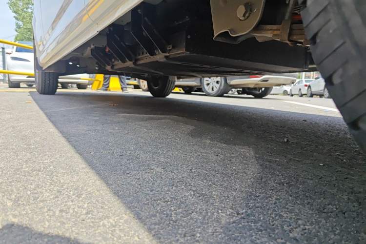 Used Dongfeng Yufeng EM27 2024 EM27 Henan Lithium Power 41.472 kWh Chassis Rear Left