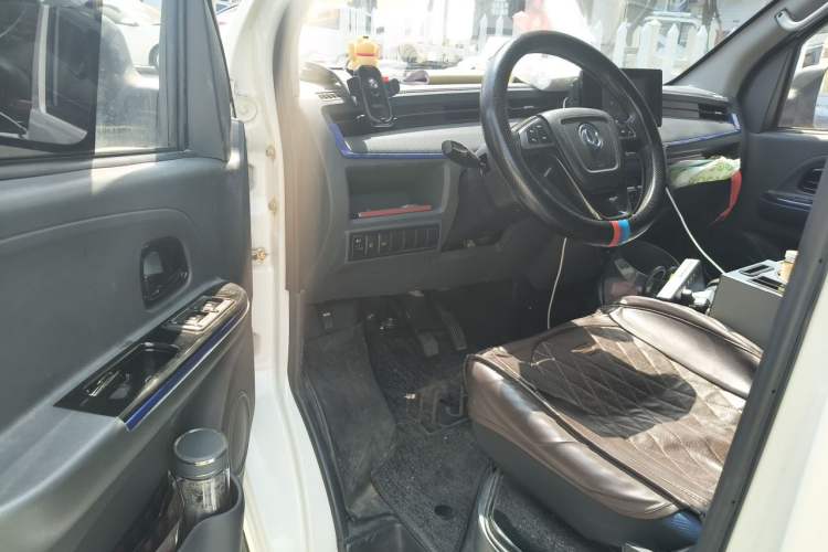 Used Dongfeng Yufeng EM27 2024 EM27 EVE Energy 41.86 kWh Driver Seat