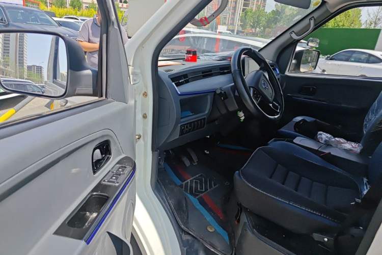 Used Dongfeng Yufeng EM27 2024 EM27 Henan Lithium Power 41.472 kWh Driver Seat
