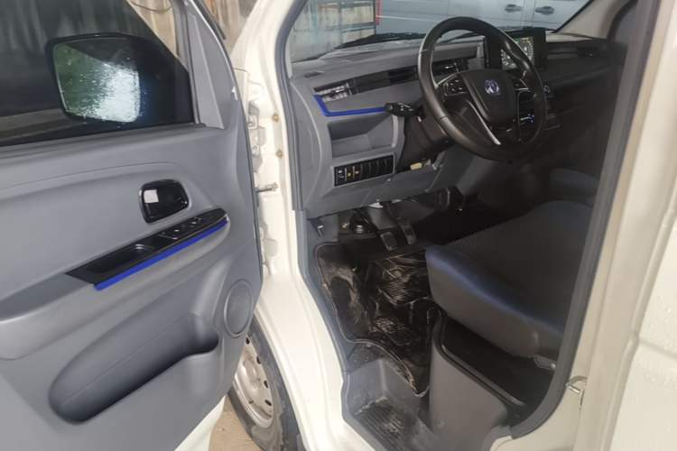 Used Dongfeng Yufeng EM27 2024 EM27 EVE Energy 41.86 kWh Driver Seat