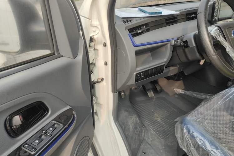 Used Dongfeng Yufeng EM27 2024 EM27L Eves Power 41.86 kWh Driver Seat