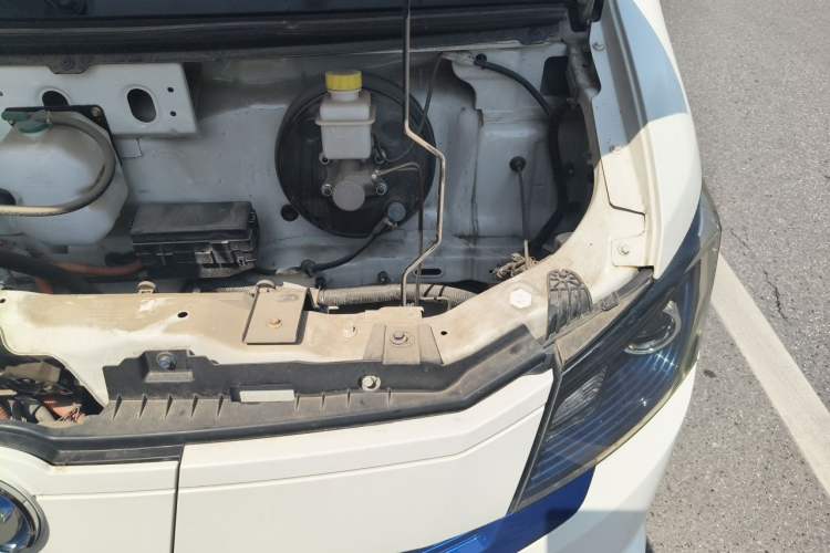 Used Dongfeng Yufeng EM27 2024 EM27 EVE Energy 41.86 kWh Engine Bay Left