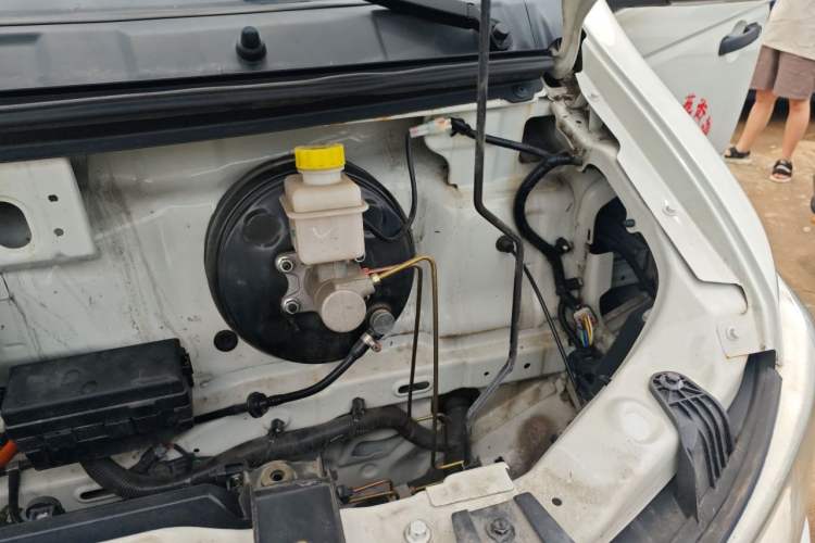 Used Dongfeng Yufeng EM27 2024 EM27 Henan Lithium Power 41.472 kWh Engine Bay Left