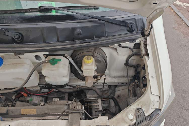 Used Dongfeng Yufeng EM27 2024 EM27L Eves Power 41.86 kWh Engine Bay Left
