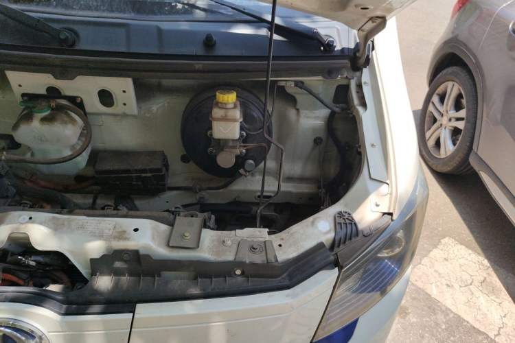 Used Dongfeng Yufeng EM27 2024 EM27L Henan Lidong 41.472 kWh Engine Bay Left