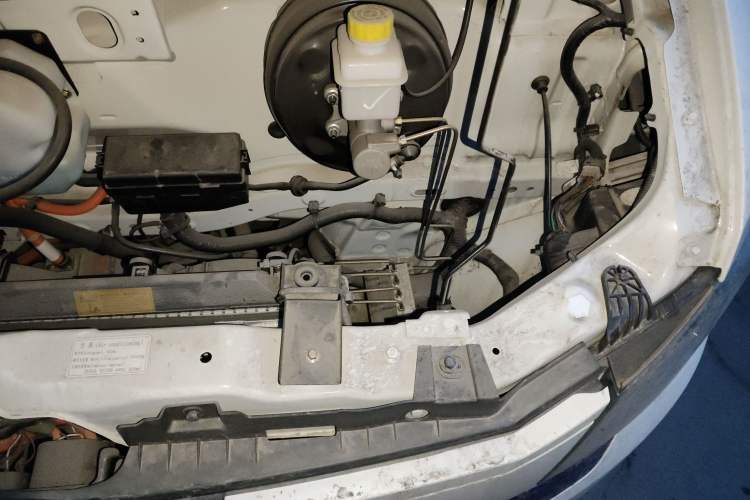 Used Dongfeng Yufeng EM27 2024 EM27L Eves Power 41.86 kWh Engine Bay Left