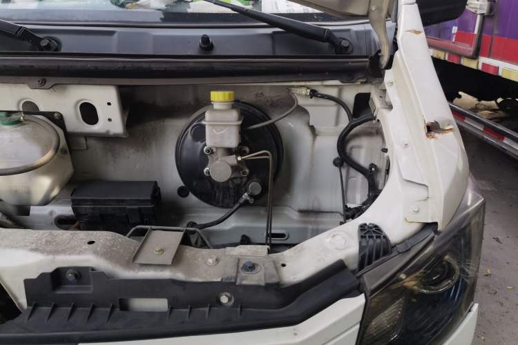 Used Dongfeng Yufeng EM27 2024 EM27L Eves Power 41.86 kWh Engine Bay Left