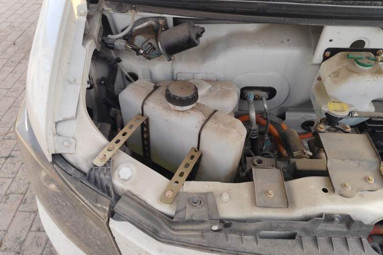 Used Dongfeng Yufeng EM27 2024 EM27L Eves Power 41.86 kWh Engine Bay Right