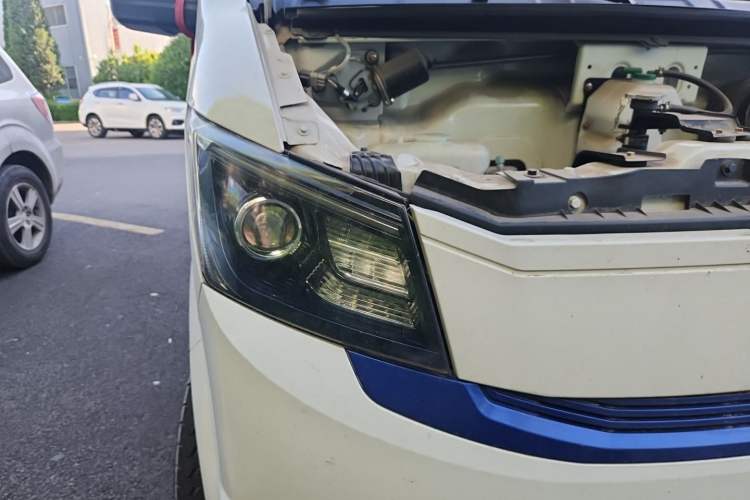 Used Dongfeng Yufeng EM27 2024 EM27L Eves Power 41.86 kWh Exterior 6