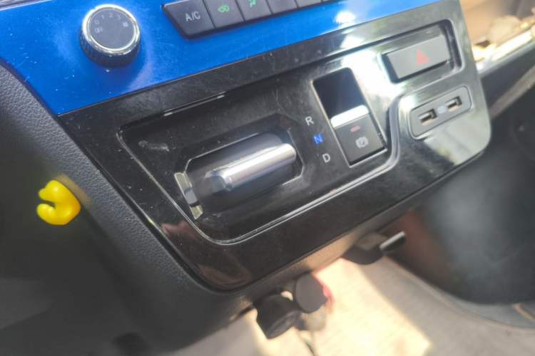 Used Dongfeng Yufeng EM27 2024 EM27L Eves Power 41.86 kWh Gear Lever