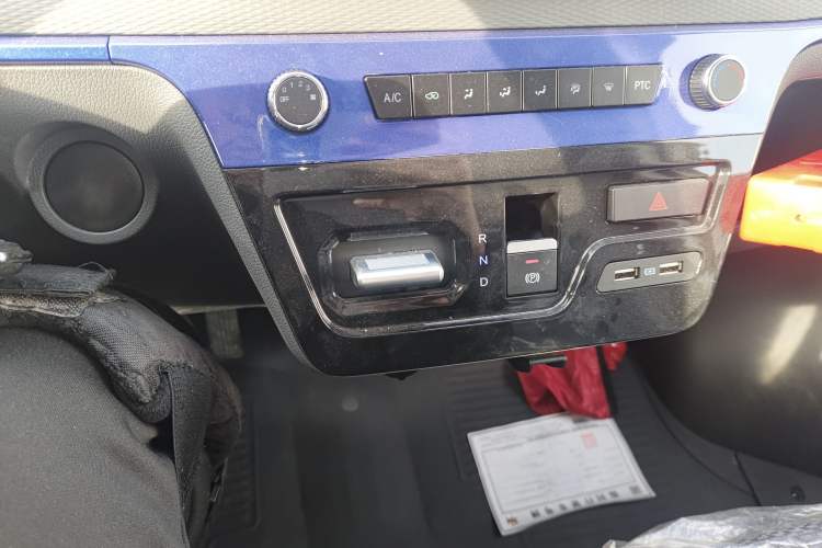 Used Dongfeng Yufeng EM27 2024 EM27L BYD CATL 41.86 kWh Gear Lever