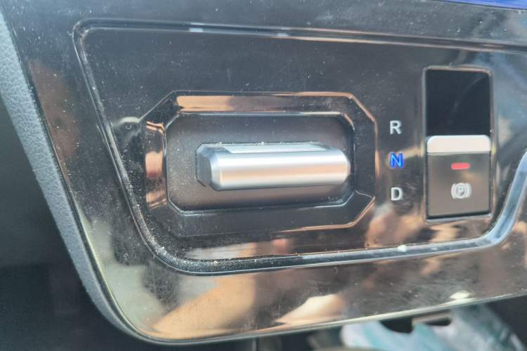 Used Dongfeng Yufeng EM27 2024 EM27 EVE Energy 41.86 kWh Gear Lever