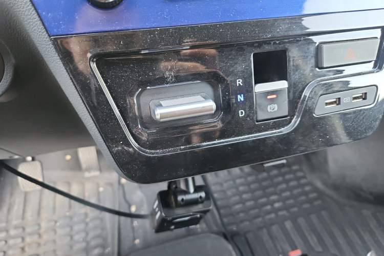 Used Dongfeng Yufeng EM27 2024 EM27L Eves Power 41.86 kWh Gear Lever