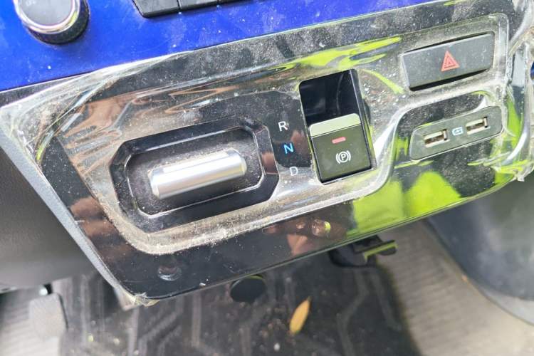 Used Dongfeng Yufeng EM27 2024 EM27L BYD CATL 41.86 kWh Gear Lever