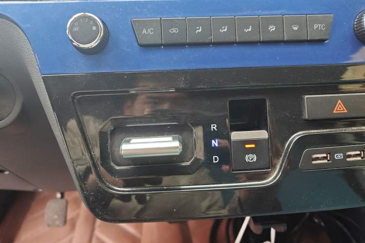 Used Dongfeng Yufeng EM27 2024 EM27L Eves Power 41.86 kWh Gear Lever
