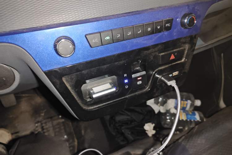 Used Dongfeng Yufeng EM27 2024 EM27L BYD CATL 41.86 kWh Gear Lever