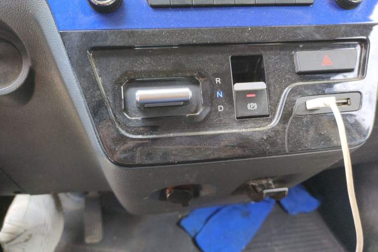 Used Dongfeng Yufeng EM27 2024 EM27L Henan Lidong 41.472 kWh Gear Lever