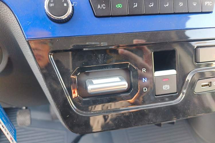 Used Dongfeng Yufeng EM27 2024 EM27L Eves Power 41.86 kWh Gear Lever